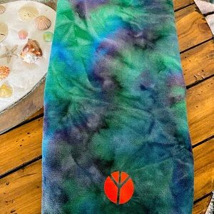 Manduka Yogitoes Yoga Towel for Mat, Non-Slip